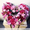 Composition florale avec Coeur ouvert OASIS® BIOLIT®
