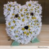 Teddy face OASIS® BIOLINE® fleurie avec des fleurs fraiches